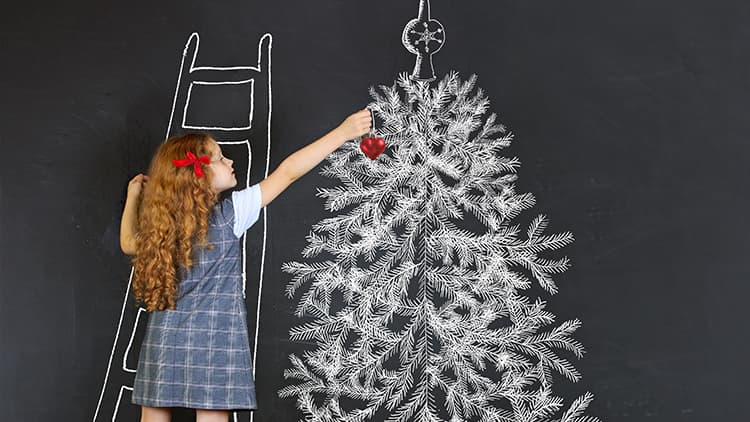 <p data-block-key="jucd4">Kuusi liitutaululla seinään. (Kuva: Shutterstock)</p>