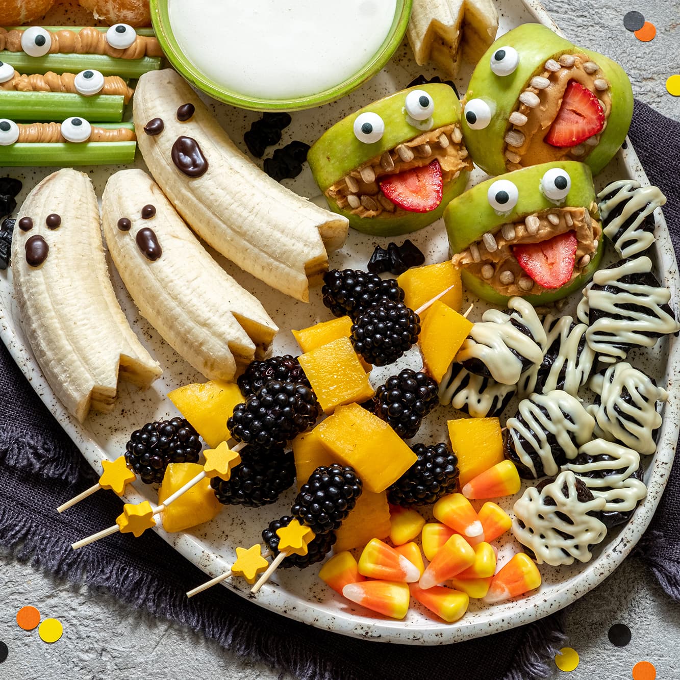 <p data-block-key="led28">Halloween-herkut ja koristeet syntyvät hauskasti koko perheen voimin. (Kuva: Adobe Stock)</p>