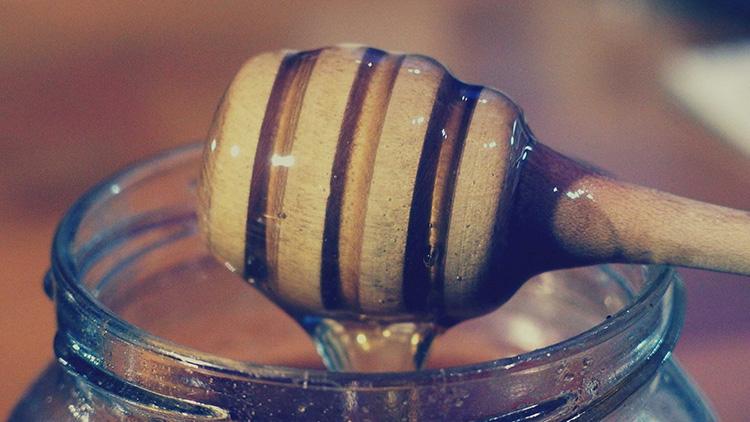 Testaa erilaisia makeuttajia. Fariinisokerin lisäksi voit kokeilla vaikka hunajaa.