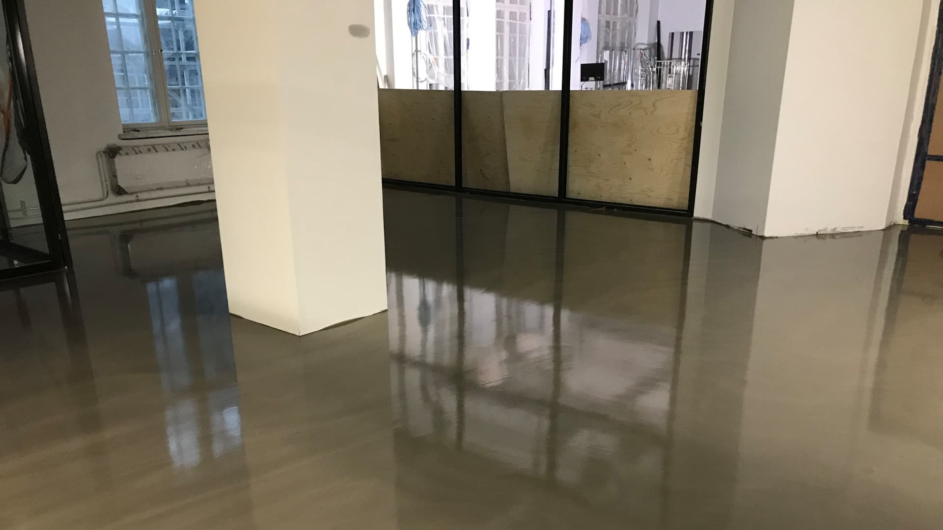 Massalattiat ‒ muovimaton korvaaja?