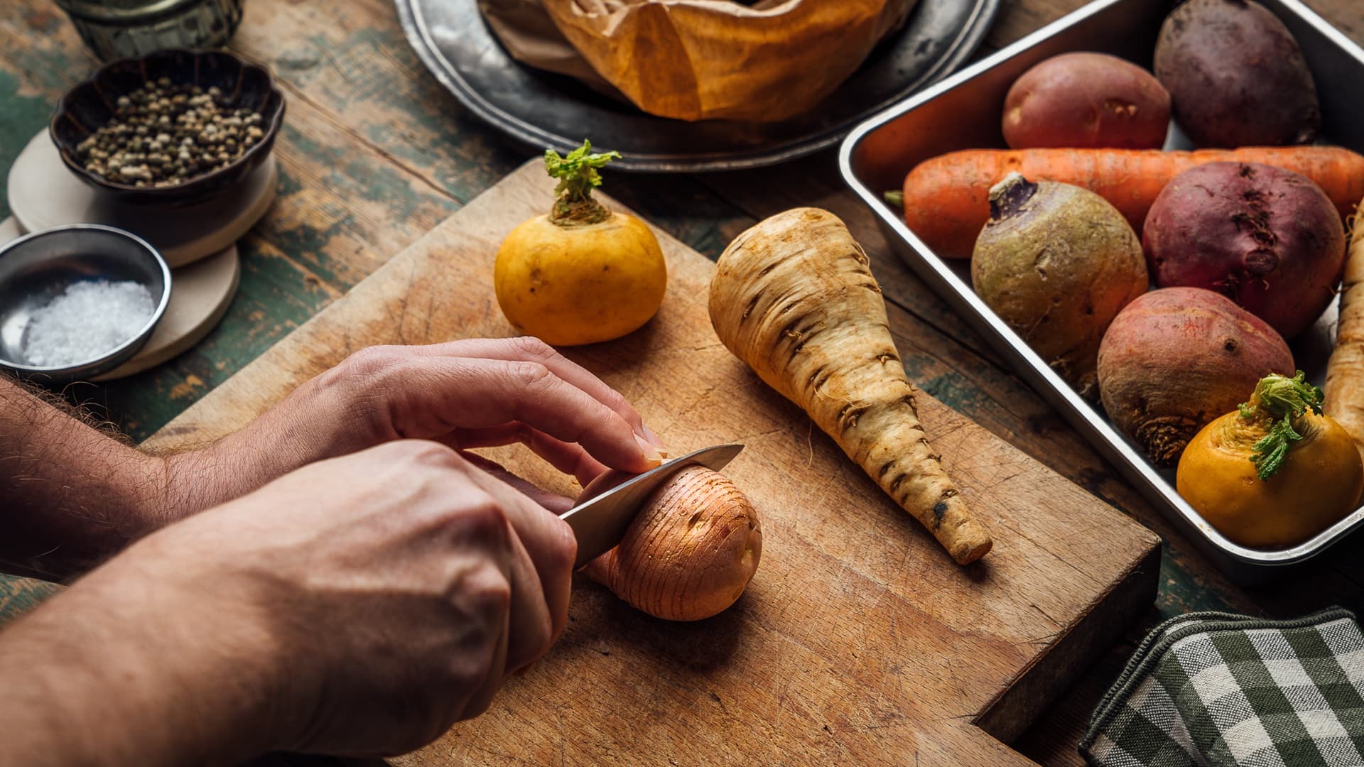 <p data-block-key="dd2mi">Suomalaiset juurekset ovat talvikauden monipuolista superruokaa, joka säilyy tuoreena koko talven. </p>