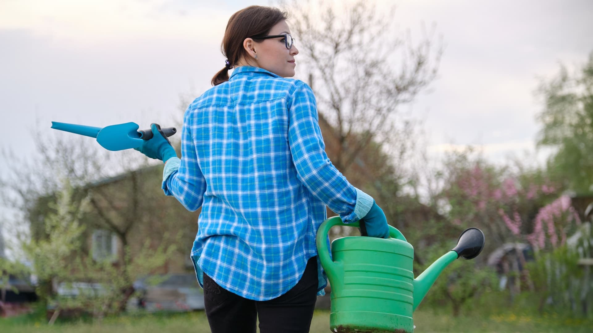 Kevätlannoitus oikein – ravinteet kasvun tueksi